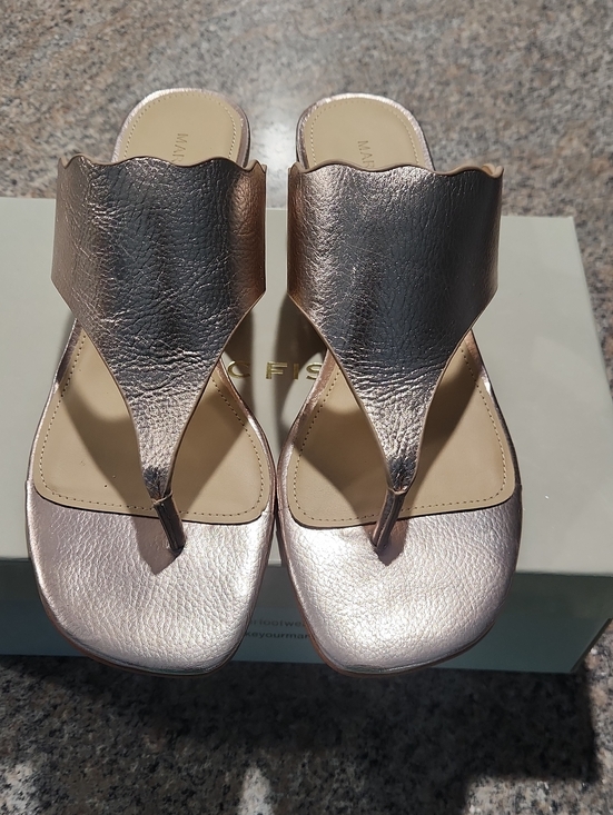 Marc Fisher Shoes - Marc Fisher Bronze Gold Scalloped Thong Sandals Size 9